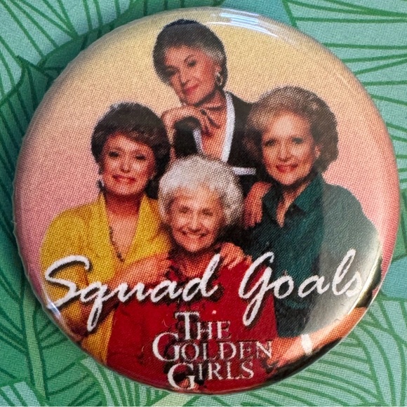 The Golden Girls Set Of 4 Pin Back Buttons - Brand New! - Picture 3 of 6
